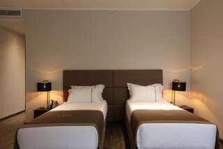 Отель LETO Boutique Hotel Zugdidi Зугдиди Стандартный двухместный номер с 2 отдельными кроватями-1
